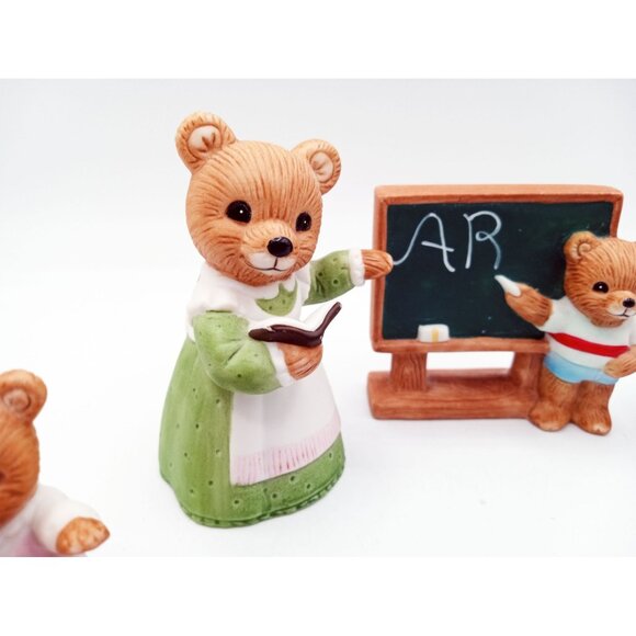 Homco Classroom Bear Figure Set Teacher Students Chalkboard Globe Desk Vintage - Picture 5 of 16